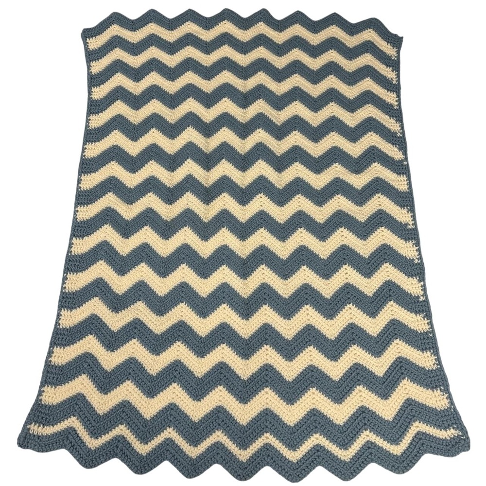 Handmade Crochet Chevron Baby Lap Blanket 32x44 Blue Cream Ripple Afghan
